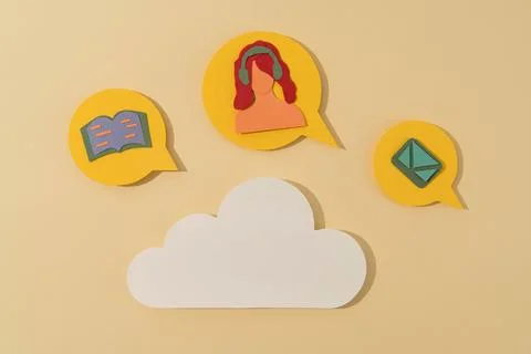 Cloud computing concept with speech bubbles and paper cutouts Illustrazione stock