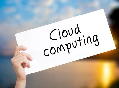 Cloud computing Sign on white paper. Man Hand Holding Paper with text. Isolat Foto stock