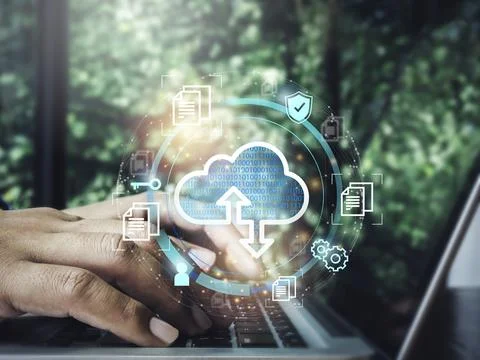 Cloud computing technology concept. Cloud icon virtual with data, security sh Stockfoto's