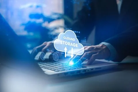 Cloud connection computing technology concept with businessman use laptop (.. Foto stock