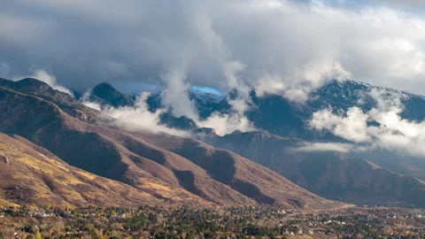 Cloud Dance on the Rocky Mountains hyperlapse Video stock 264923693