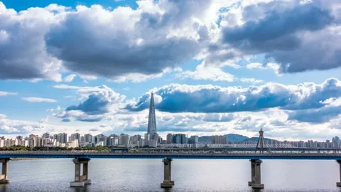 A cloud flowing smoothly in the city center of Han River in Seoul. Stock Footage 145864190