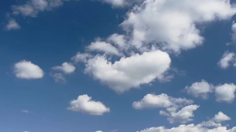 A cloud in form of heart day Vídeos de archivo 117774079
