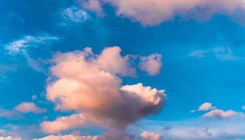 Cloud Formation in Sky cloud sky formation serene beauty Foto stock