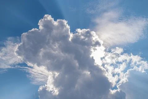 Cloud formations  on a summer day with blue skies before a thunderstorm appro Foto stock