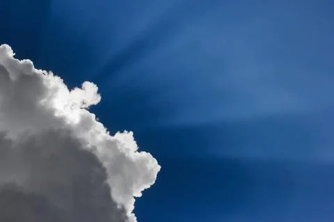 Cloud in front of sun Cloud in front of sun Copyright: xZoonar.com/Martinx... Foto stock