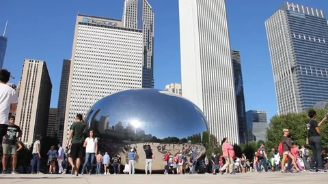 Cloud gate or "the Bean" in Chicago Stock Footage 146335238