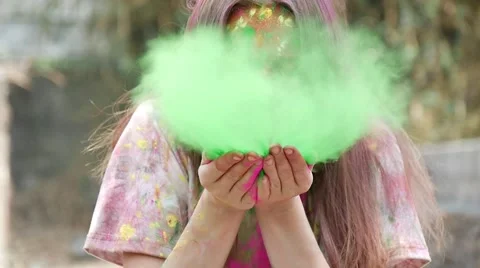 A cloud of green paint Stock Footage 61507448