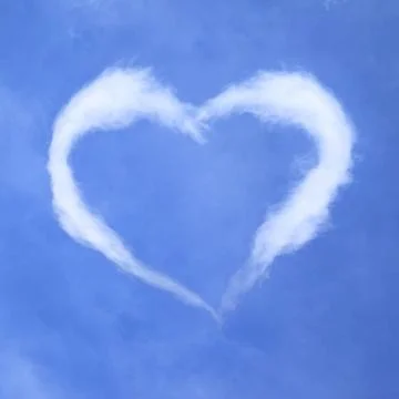Cloud heart Cloud looking as haert symbol close-up Copyright: xZoonar.com/... Foto stock