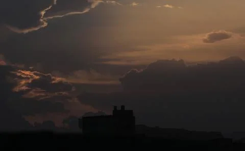Cloud iridescence appears in the sky over Sana'a, Sanaa, Yemen - 21 Jun 2026 Fotos Stock