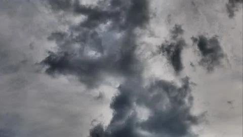 Cloud moving in time-lapse seen. Video stock 132339393