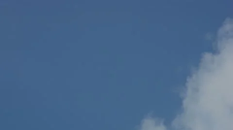 Cloud moving under the blue sky Video stock 47263383