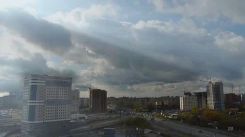 Cloud over town 3 Vídeos de archivo 7494013