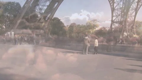 Cloud overlay drifting, creating ghost area at Eiffel Tower, pair shifting, 库存影片 333704878
