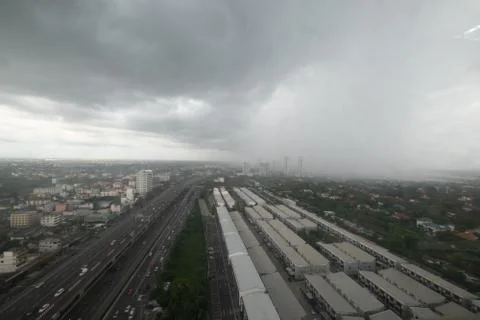 Cloud rain strom in city Foto stock