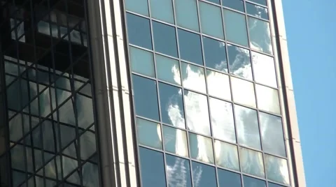 Cloud Reflection on Shiny Building Vídeo Stock 65745669