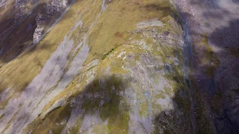 Cloud shadows on the mountainside Vídeos de archivo 242034375