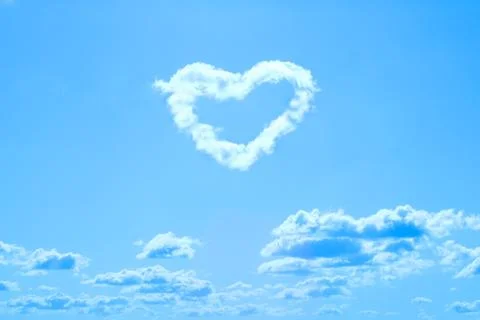 Cloud shaped like heart 库存照片