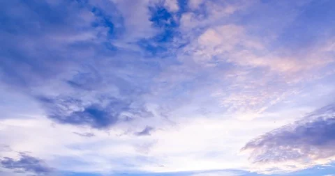 Cloud sky time lapse , cloud moving and sun light 4K resolution video 库存影片 90634421