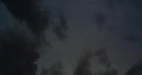 Cloud storm sky dark halloween background rain lightning thunder stoumy Foto stock