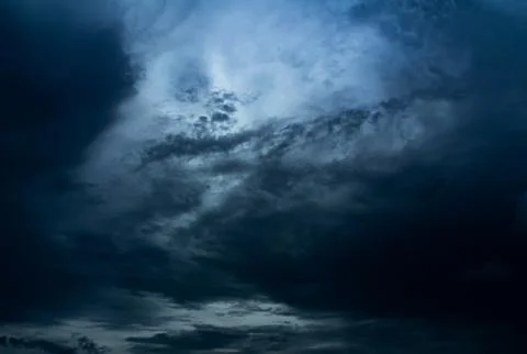 Cloud storm sky dark halloween background rain lightning thunder stoumy Foto stock