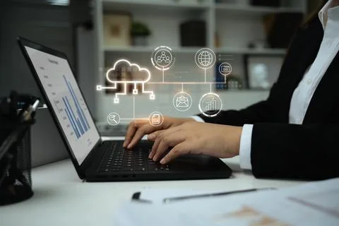 Cloud technology concept with digital storage, networking, and analytics Foto stock