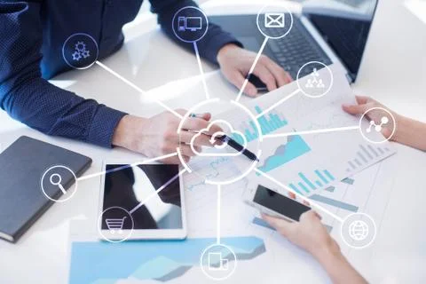 Cloud technology. Data storage. Networking and internet service concept. Stock-Fotos