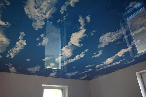 Cloud Themed Stretch Ceiling, Glossy Foto stock
