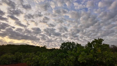 Cloud Time-Lapse over Rural Hill with Mackerel Sky, Southern Vietnam 库存影片 329916540