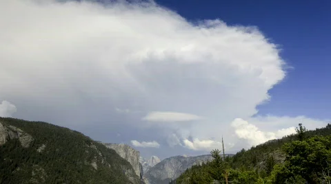 Cloud Time Lapse over Yosemite Valley Video stock 621802