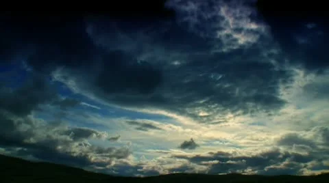 Cloud Timelapse ( No version of this series ) " Think Different " 動画素材 8921285