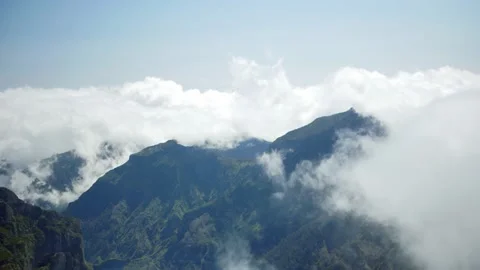 Cloud timelapse on the peak of the mountains Video stock 232540818