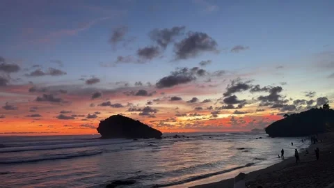 Cloud Timelapse at Sunset with Vibrant Orange and Purple Sky Video stock 309169390