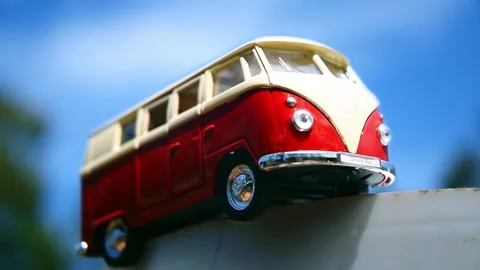 Cloud Timelapse of toy Car Vídeo Stock 265922364