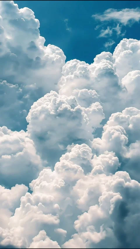 Cloud Timelapse of White Puffy Cumulus Clouds in a Blue Sky – Cloud Timelapse Stock Footage 304718162