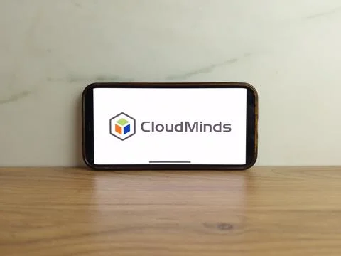 CloudMinds logo displayed on mobile phone Stock Photos