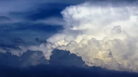 Clouds 2 Stockbeeldmateriaal 12635312