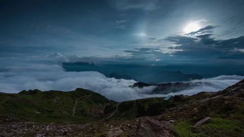 Clouds 4 Stock Footage 83993908