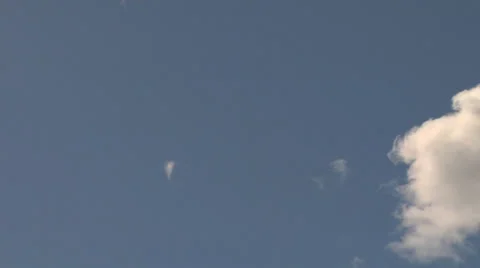 Clouds 4 tl Stockbeeldmateriaal 33116579