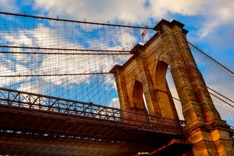 Clouds above Brooklyn Bridge, wide angle view - New York Foto stock