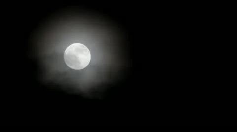 Clouds across full moon 1 Vídeo Stock 17041762