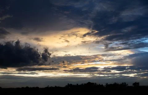 Clouds and light from the sun, beautiful sky at sunset Foto stock