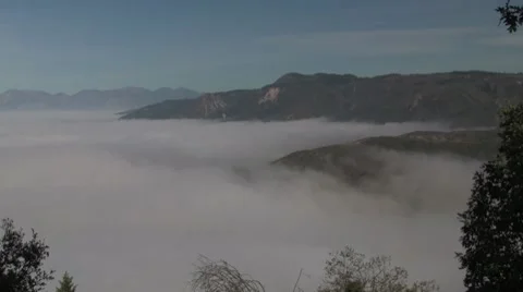 Clouds and mountains Video stock 7728077