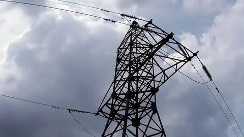 Clouds and Power Pylon Original Loop Stockbeeldmateriaal 80705553