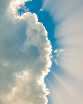 Clouds and Sky Low Angle Background Stock-Fotos