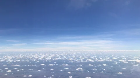 Clouds and sky wide view on airplane form window Vidéo 89134840