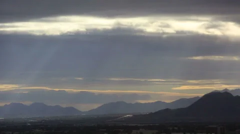 Clouds and sunlight over Las Vegas Mountains Vidéo 33247990