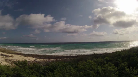 Clouds and Waves Видео 25628623