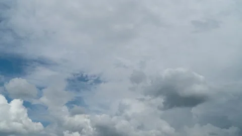 The clouds are moving fast in the sky. 動画素材 155569501