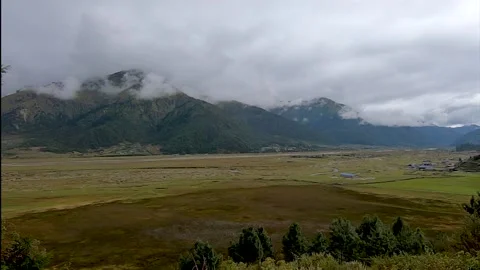 Clouds are moving in the mountain, aerial video Stock Footage 155367092